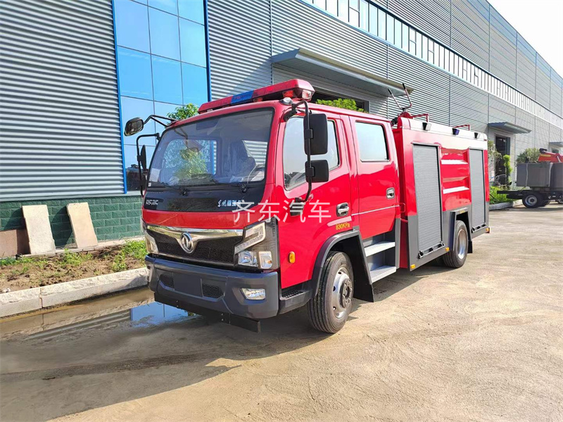 东风5吨泡沫消防车