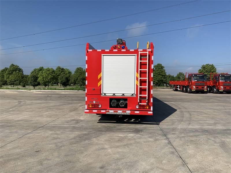豪沃25吨双排水罐消防车