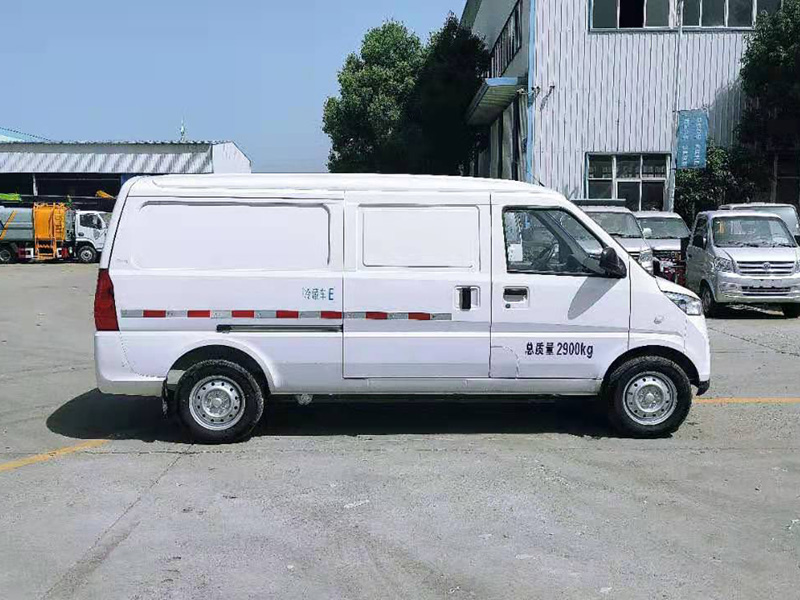 五菱纯电动面包冷藏车