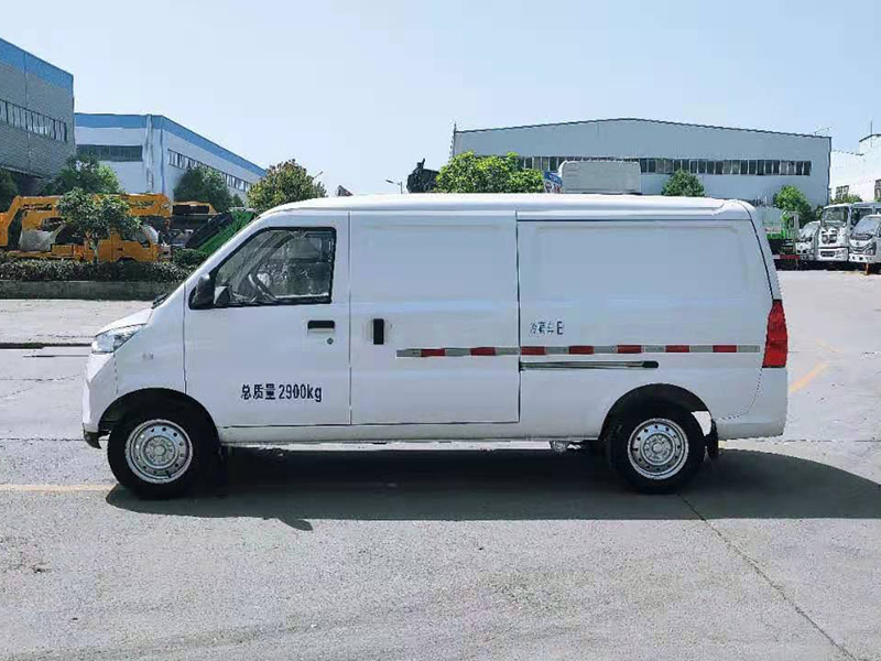 五菱纯电动面包冷藏车
