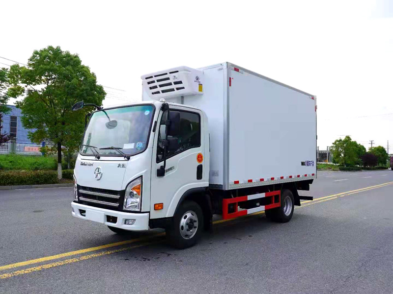 国六大运蓝牌4米2冷藏车