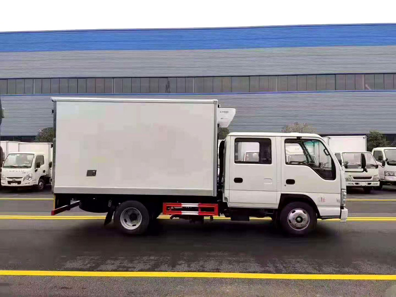国六五十铃双排座3米1冷藏车
