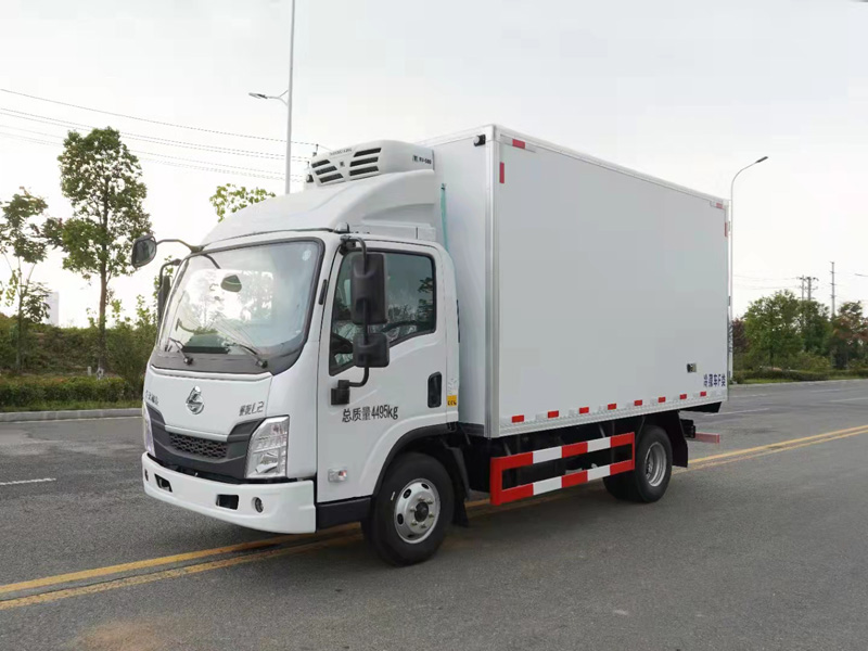 国六柳汽乘龙L2蓝牌4米2冷藏车