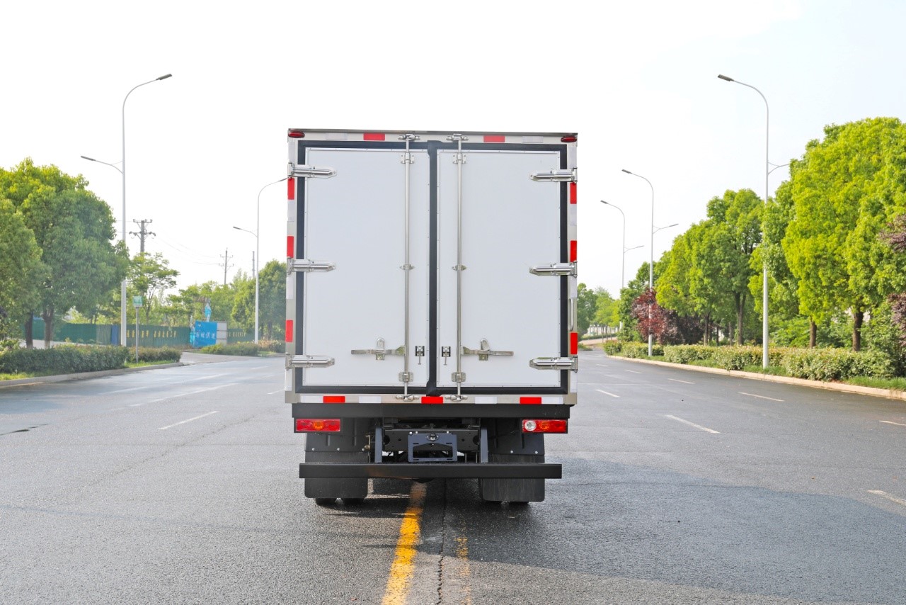 吉利 锋锐V5E纯电动冷藏车