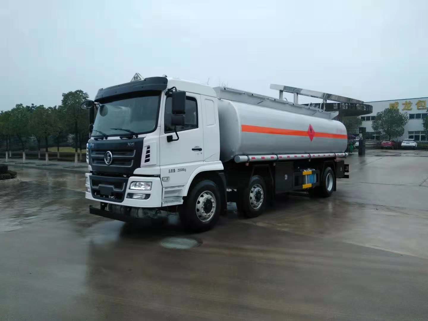 陕汽轩德运油车