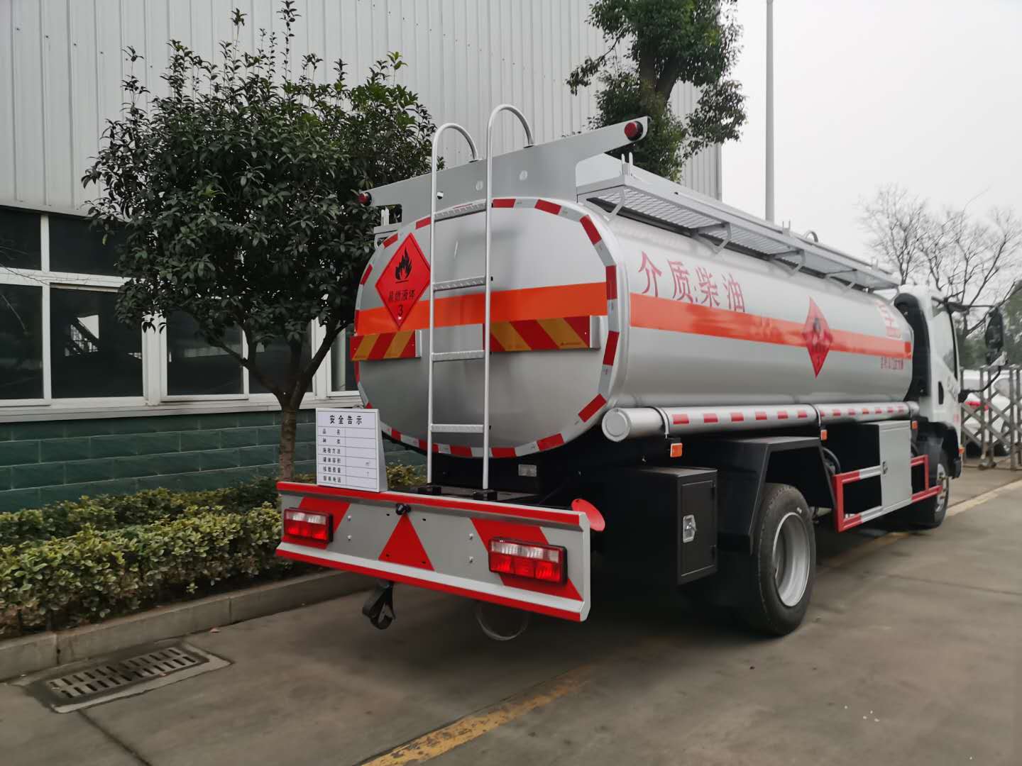 解放虎V加油车