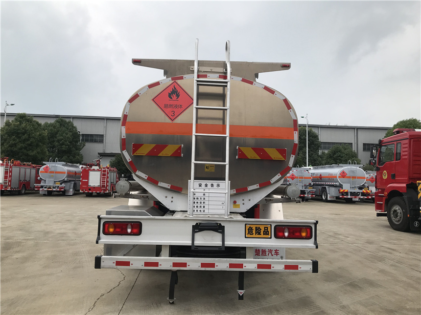 东风天锦10吨铝合金运油车