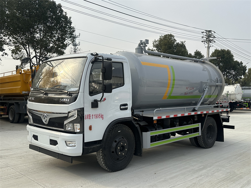 东风福瑞卡8方吸污车