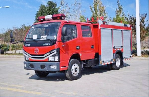 国六东风2.5吨内藏式水罐消防车