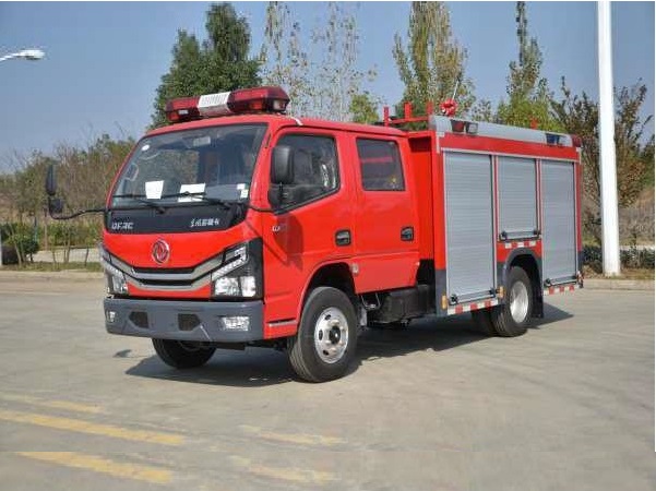 國六東風2.5噸內藏式水罐消防車