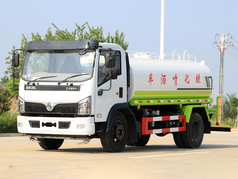 国六大福瑞卡 9.2吨 洒水车