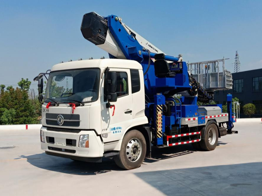 32米伸缩臂式 高空作业车