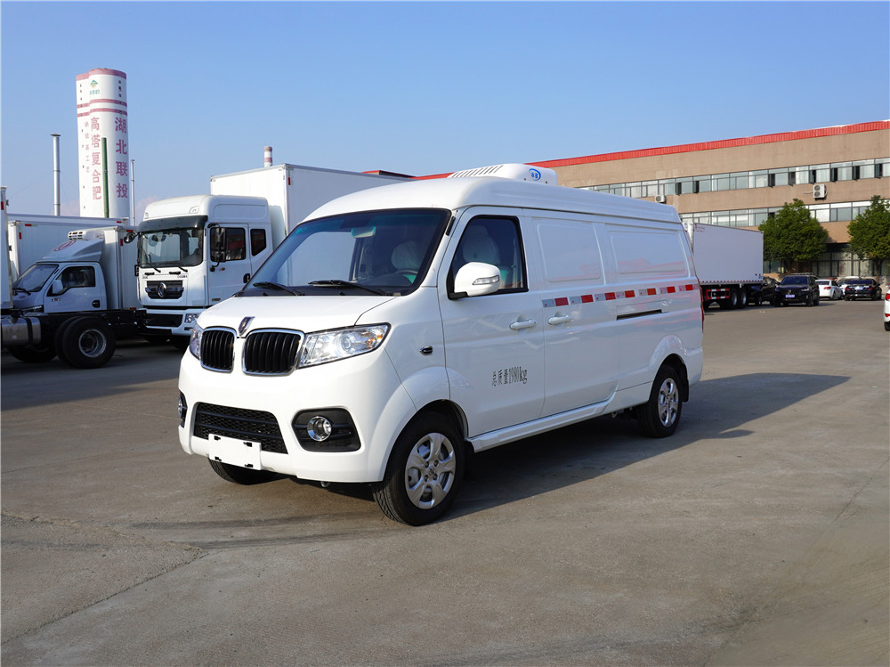 (国六)金杯小海狮X30L冷藏车