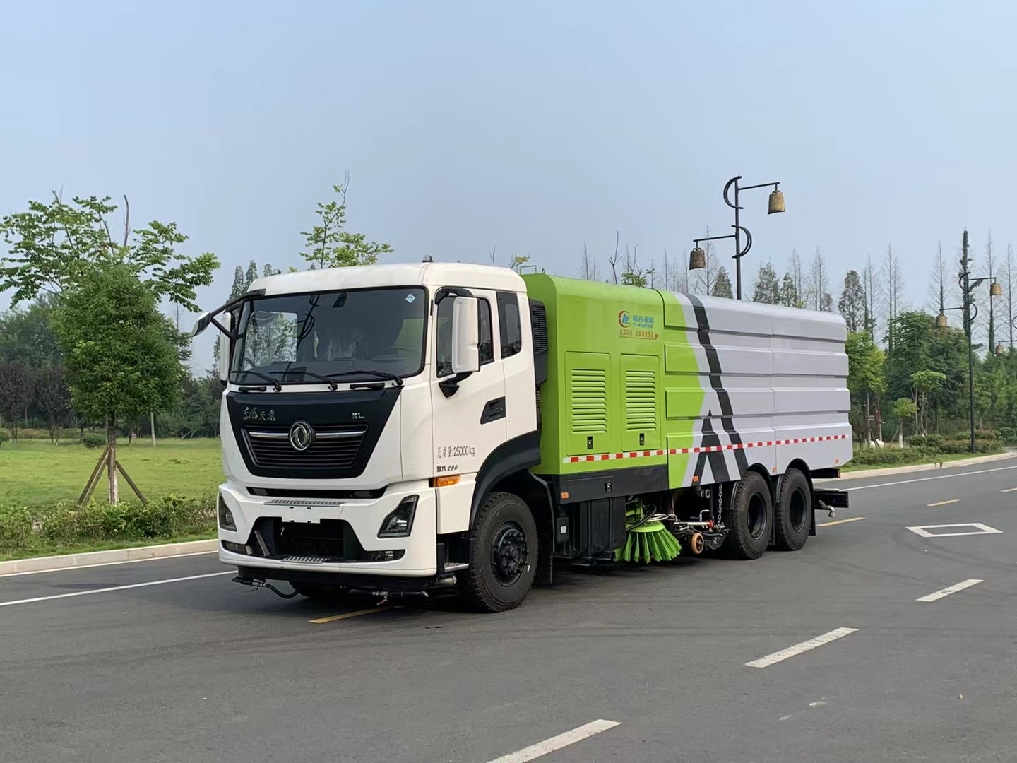 东风天龙洗扫车
