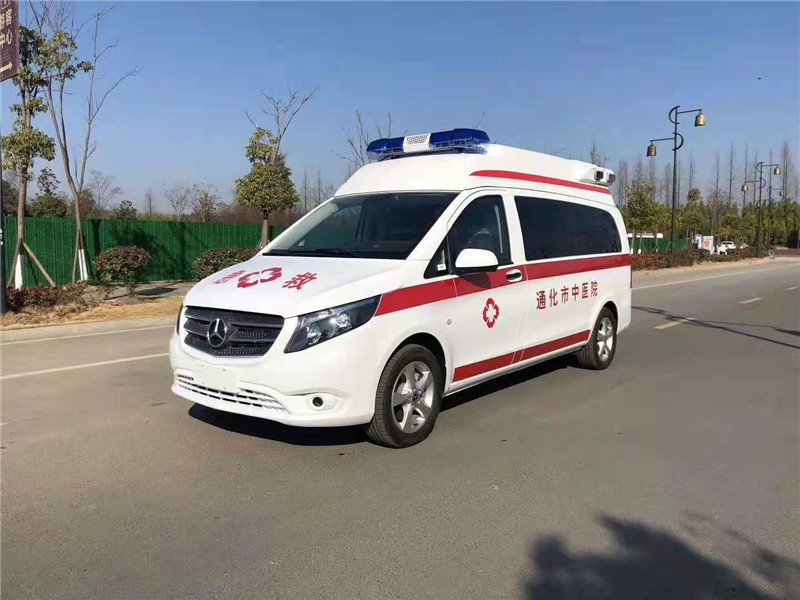 奔驰威霆监护型救护车