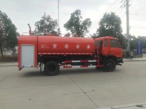 东风四驱11吨消防洒水车