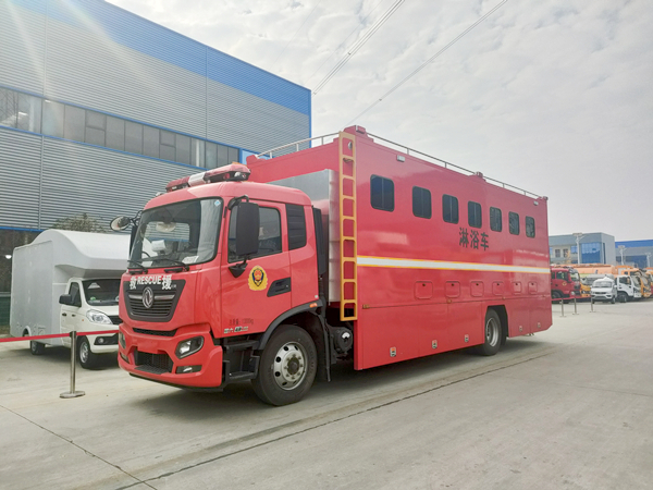 东风天锦淋浴车