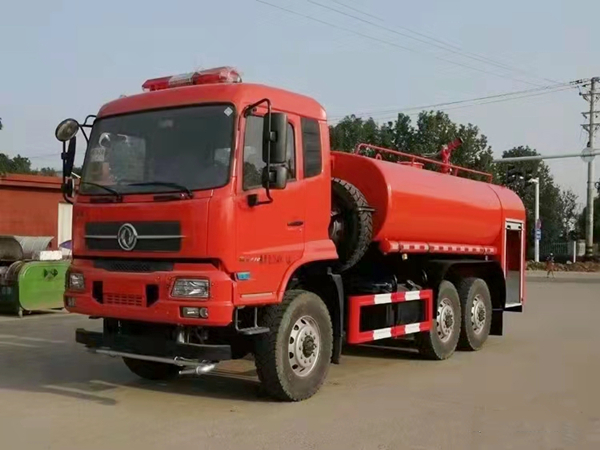 国六10吨东风六驱消防洒水车
