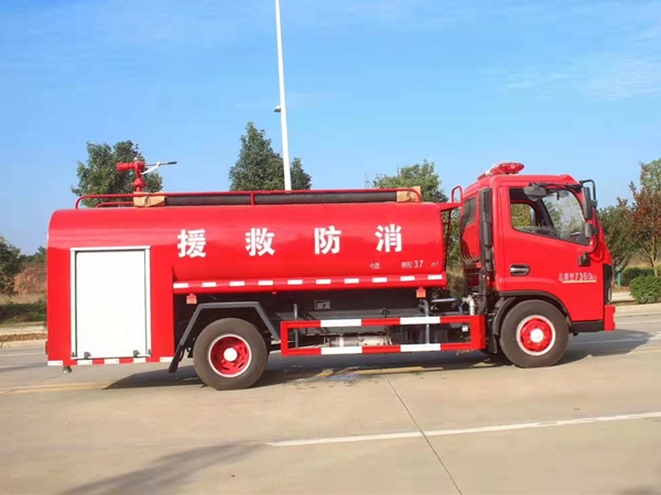 5吨小多利卡消防洒水车