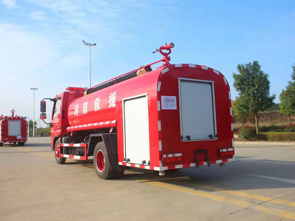 5吨小多利卡消防洒水车
