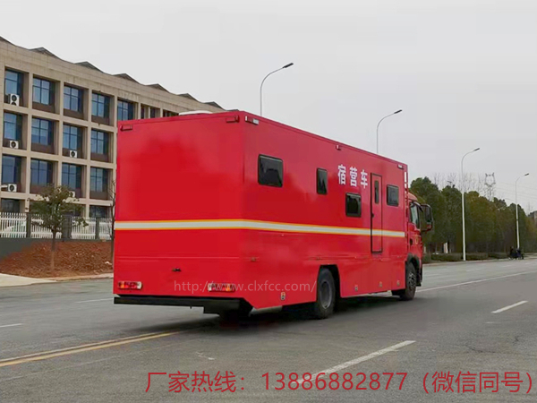 重汽豪沃6人宿营车