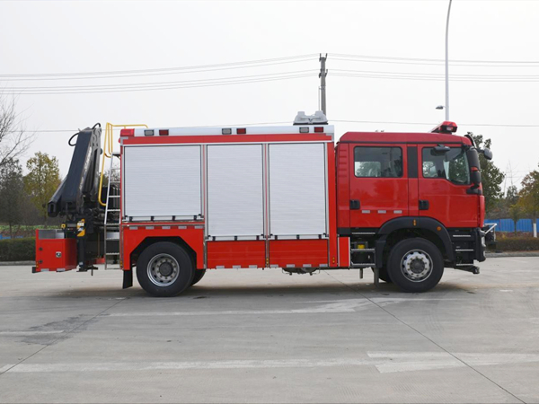 国六汕德卡抢险救援消防车