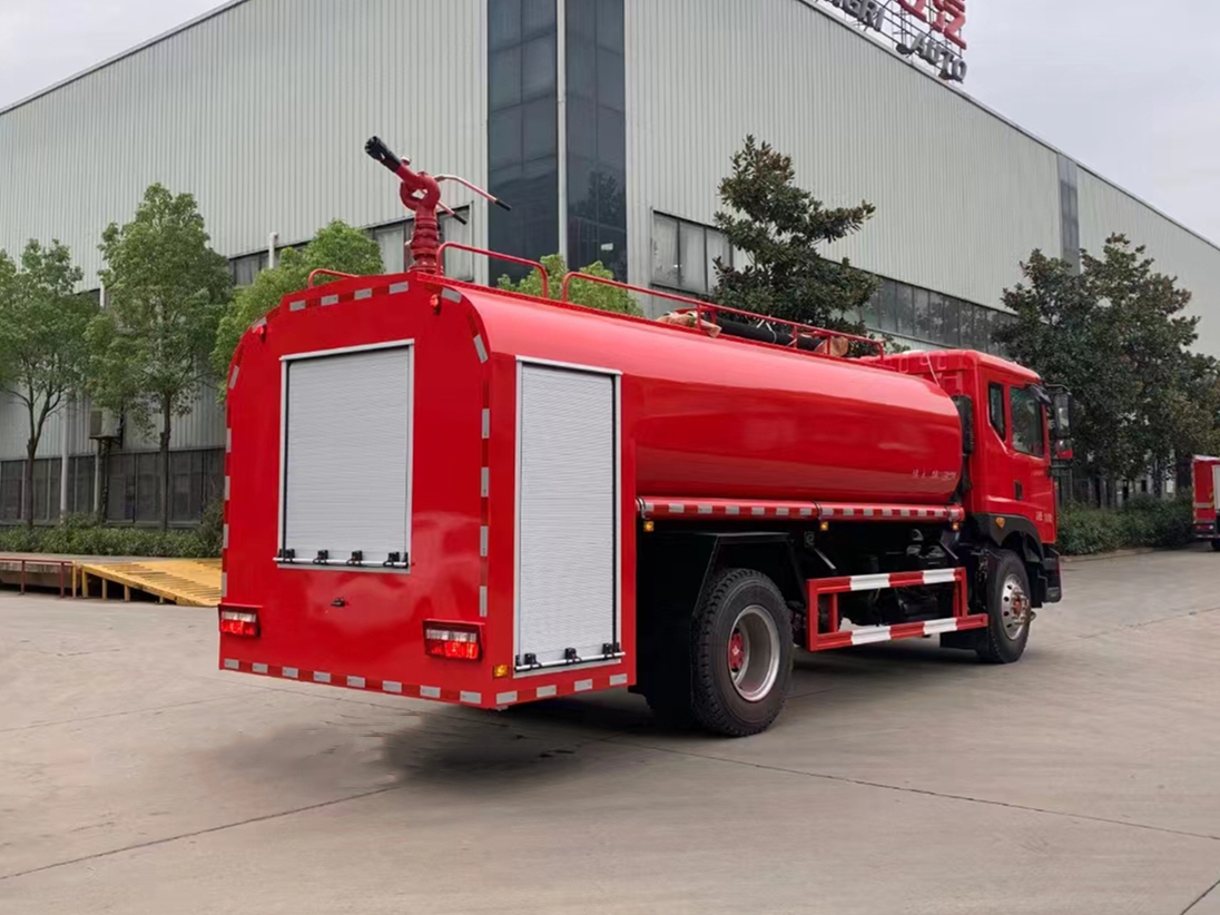 12吨东风D9消防洒水车