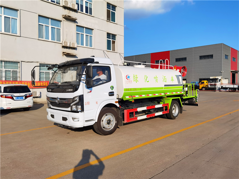 國六東風(fēng)凱普特9噸多功能綠化噴灑車_程力集團(tuán)