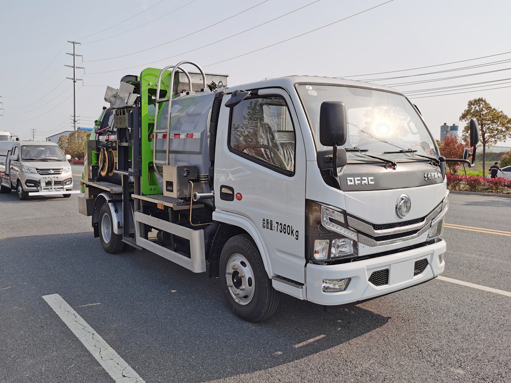 國六新款東風5方餐廚垃圾車